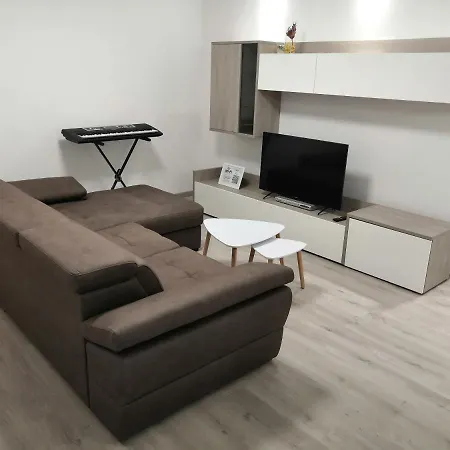 Modern Apartment With Large Outdoor Area - Sleeps 7, Close To Malta International Airport Ħal Ħal Luqa Extérieur photo