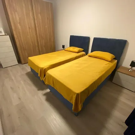 Modern Apartment With Large Outdoor Area - Sleeps 7, Close To Malta International Airport Ħal Ħal Luqa Extérieur photo