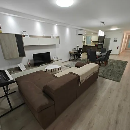 Modern Apartment With Large Outdoor Area - Sleeps 7, Close To Malta International Airport Ħal Ħal Luqa Extérieur photo