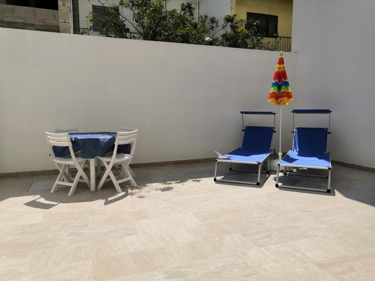 Modern With Large Outdoor Area - Sleeps 7, Close To Malta International Airport Appartement Ħal Luqa
