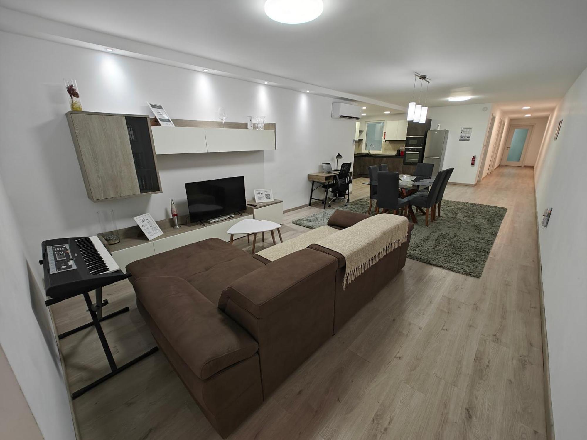 Appartement Modern With Large Outdoor Area - Sleeps 7, Close To Malta International Airport